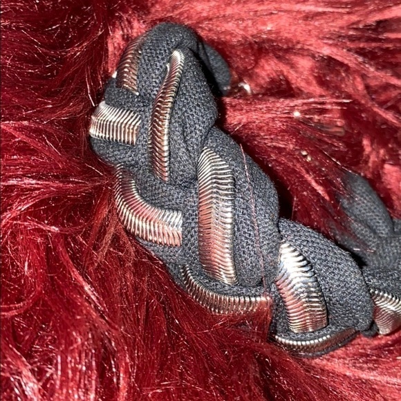 Silver tone black twist fashion  bracelet - Picture 6 of 8